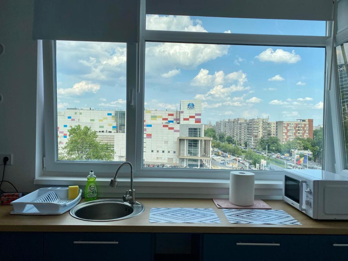 Plaza View Apartment *